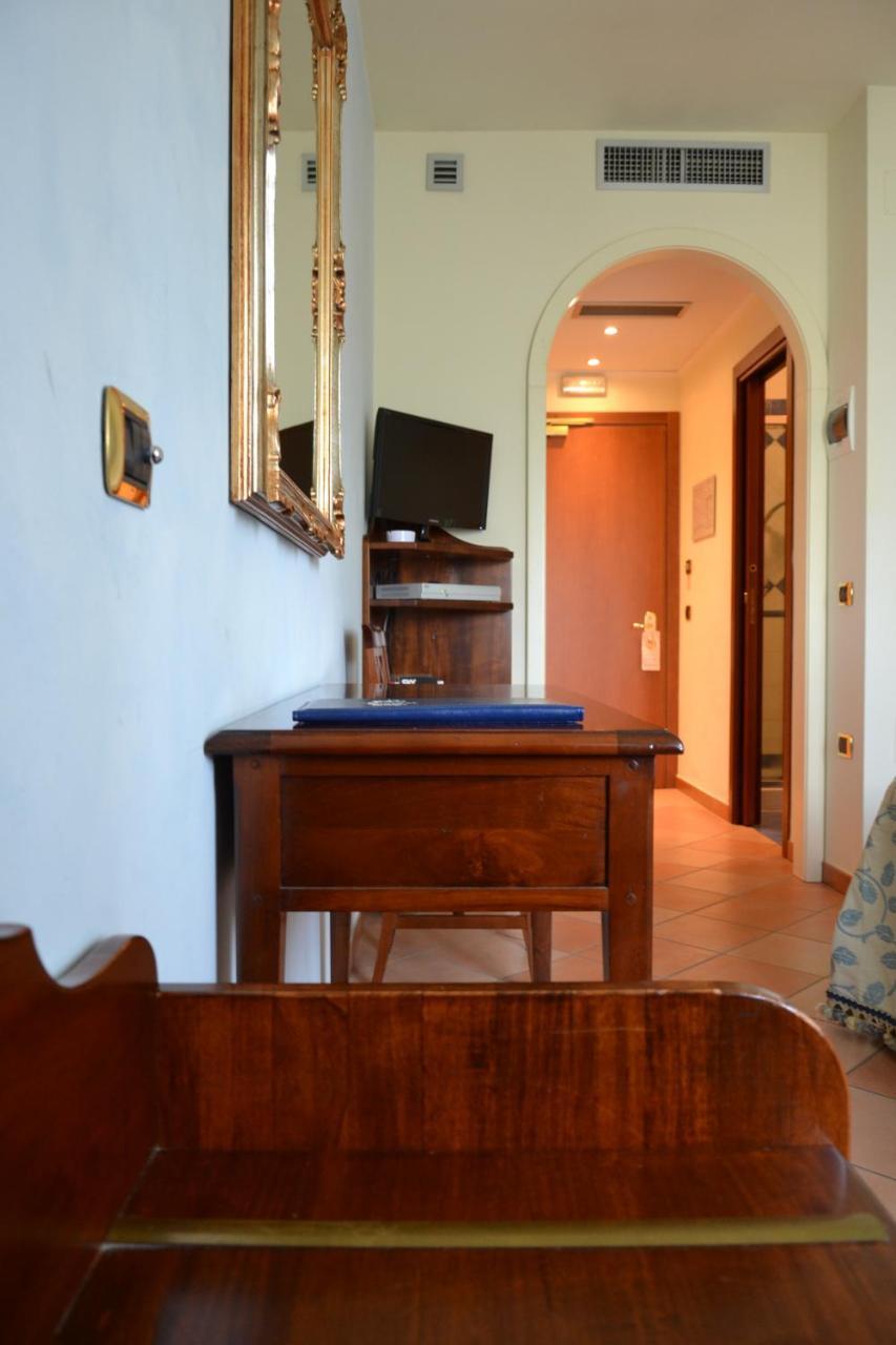 Villa Luigi Hotel & Restaurant Nuova Gestione Villa Rosa Di Martinsicuro 외부 사진